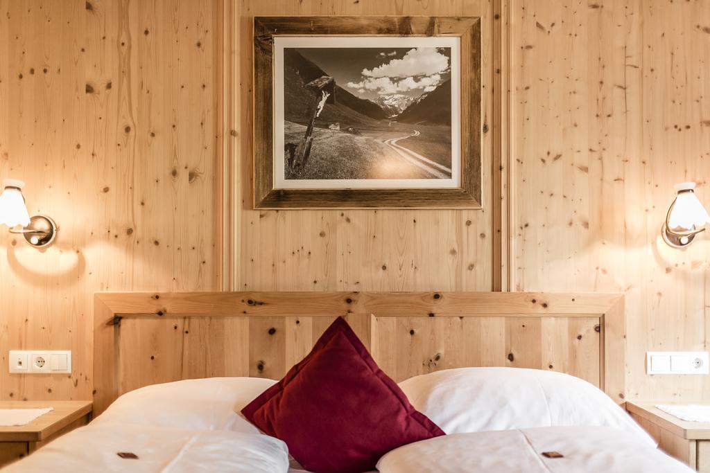 Hotel Oberraindlhof Senales/Schnals Oda fotoğraf