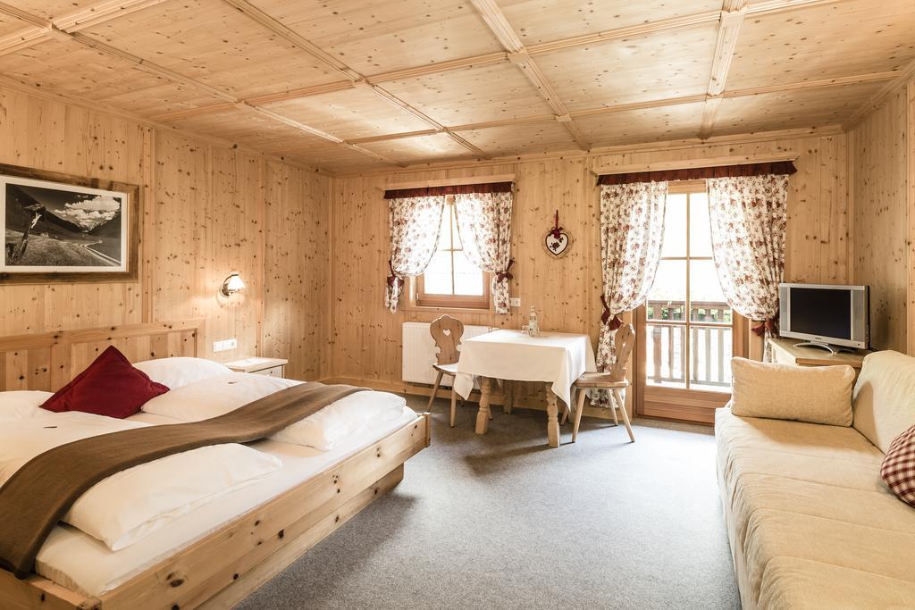 Hotel Oberraindlhof Senales/Schnals Oda fotoğraf